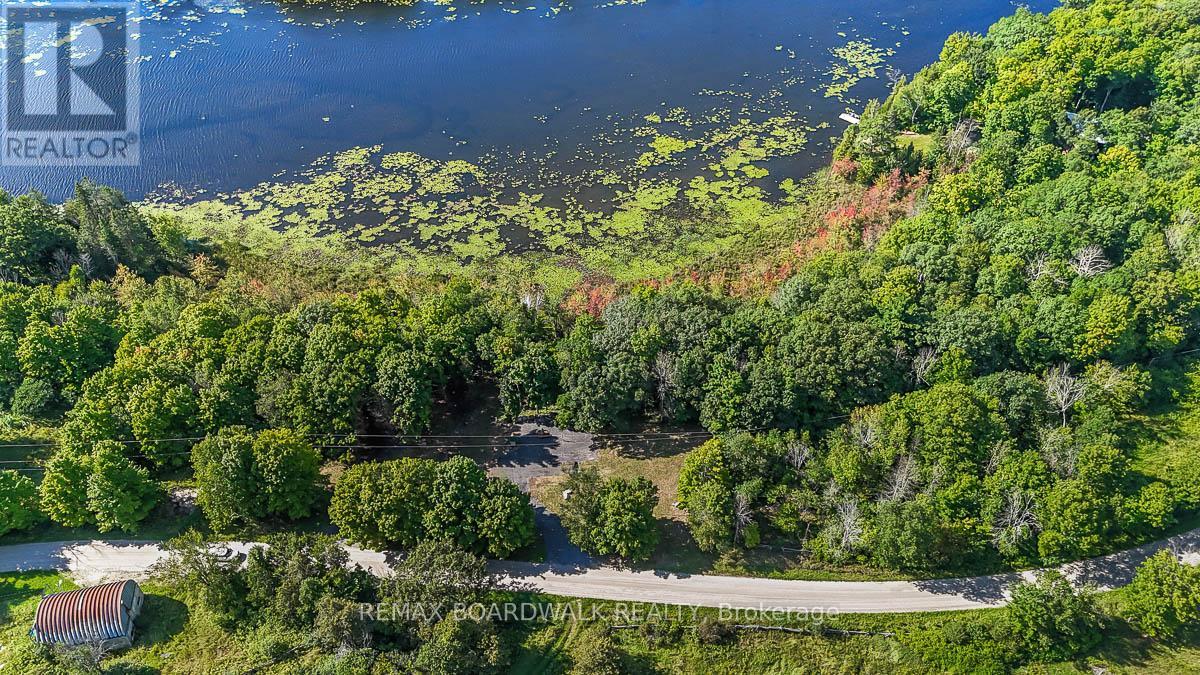 790 ENNIS ROAD, Tay Valley, Ontario