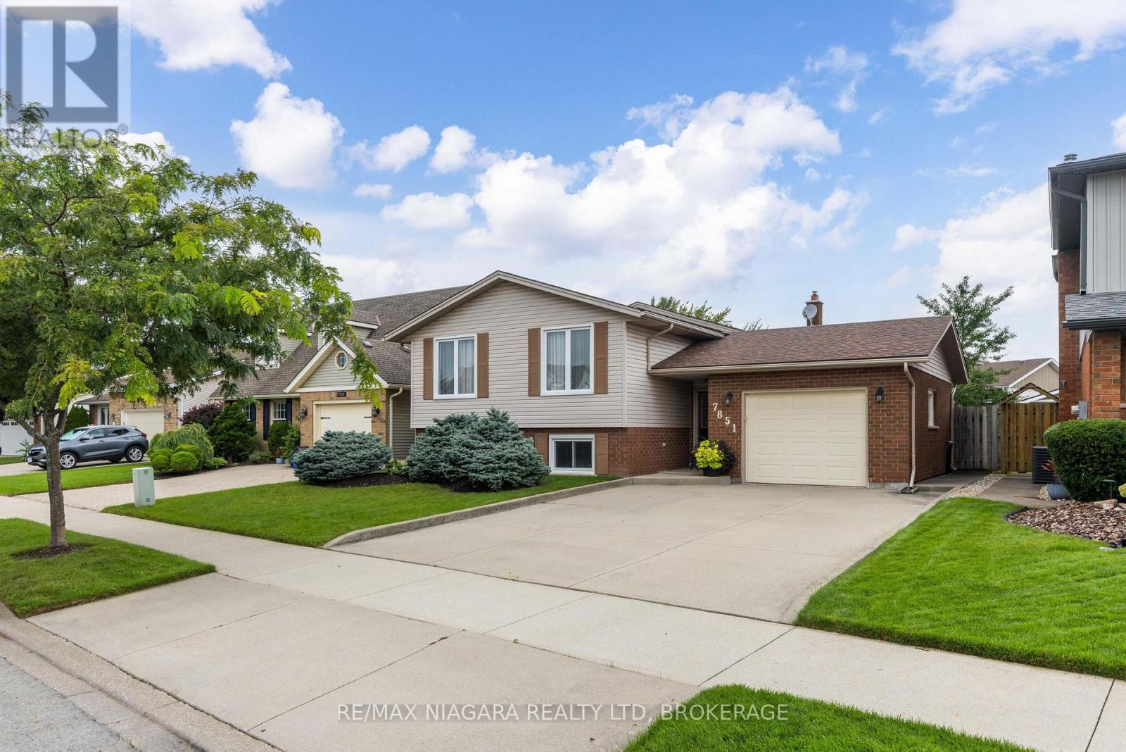 7851 Chorozy Street, Niagara Falls, Ontario  L2H 2N6 - Photo 1 - X13741950
