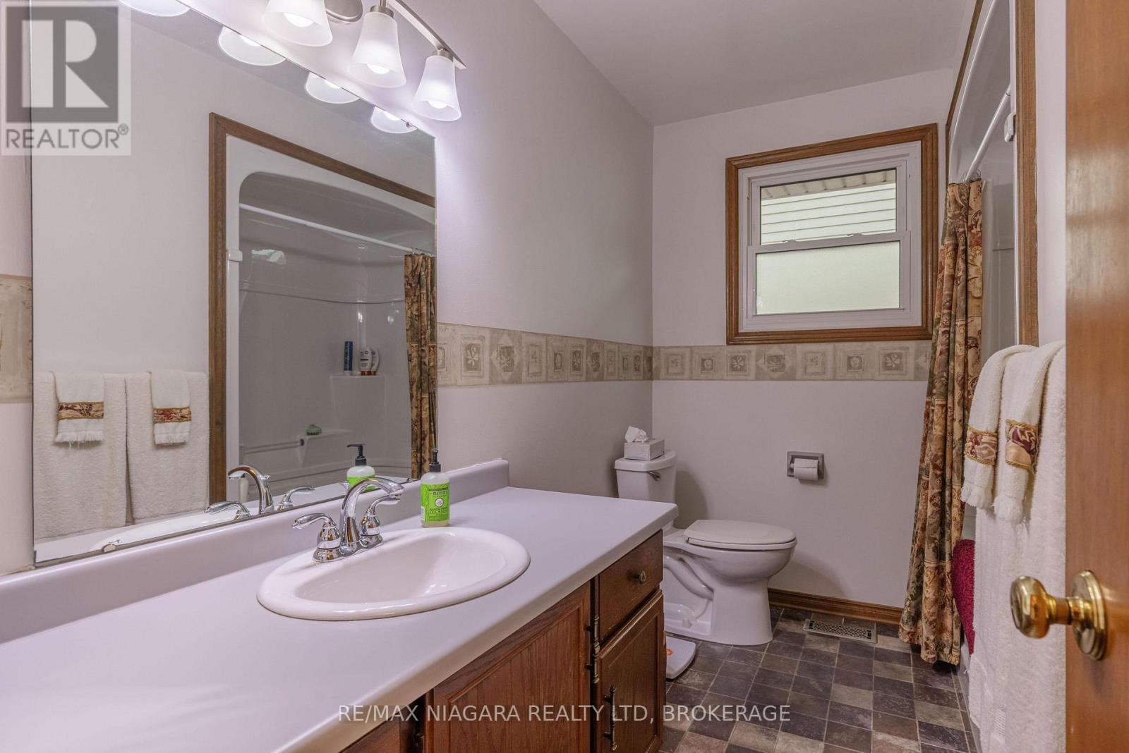 7851 Chorozy Street, Niagara Falls, Ontario  L2H 2N6 - Photo 16 - X13741950