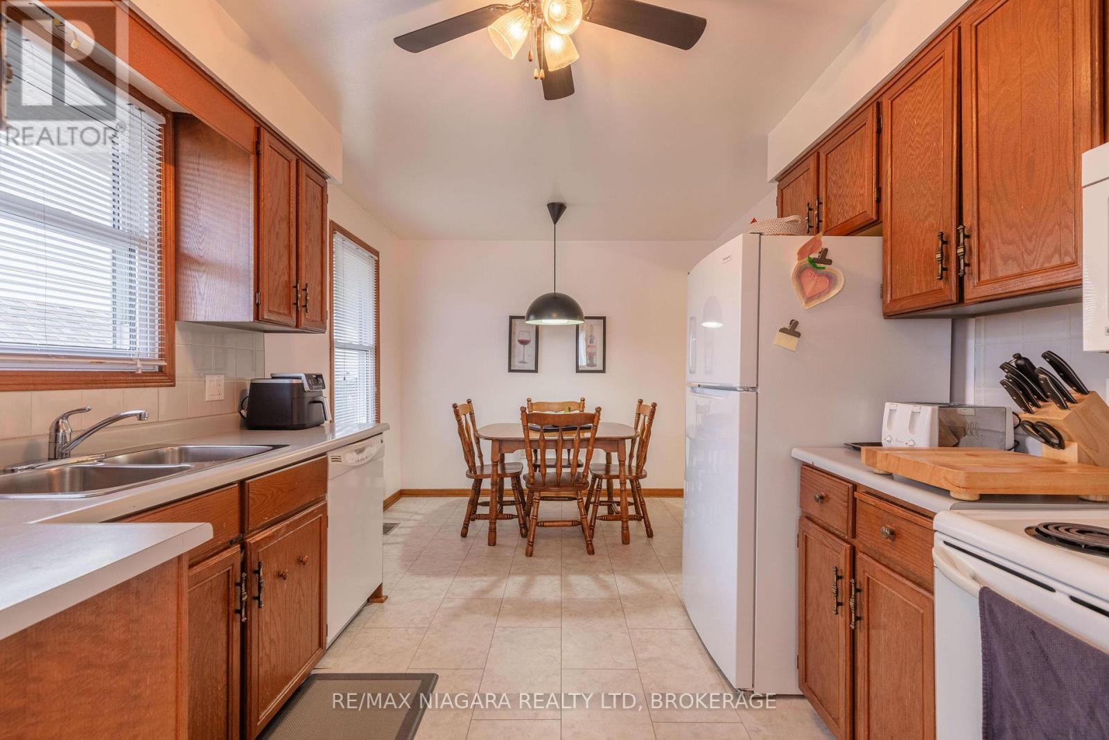 7851 Chorozy Street, Niagara Falls, Ontario  L2H 2N6 - Photo 6 - X13741950