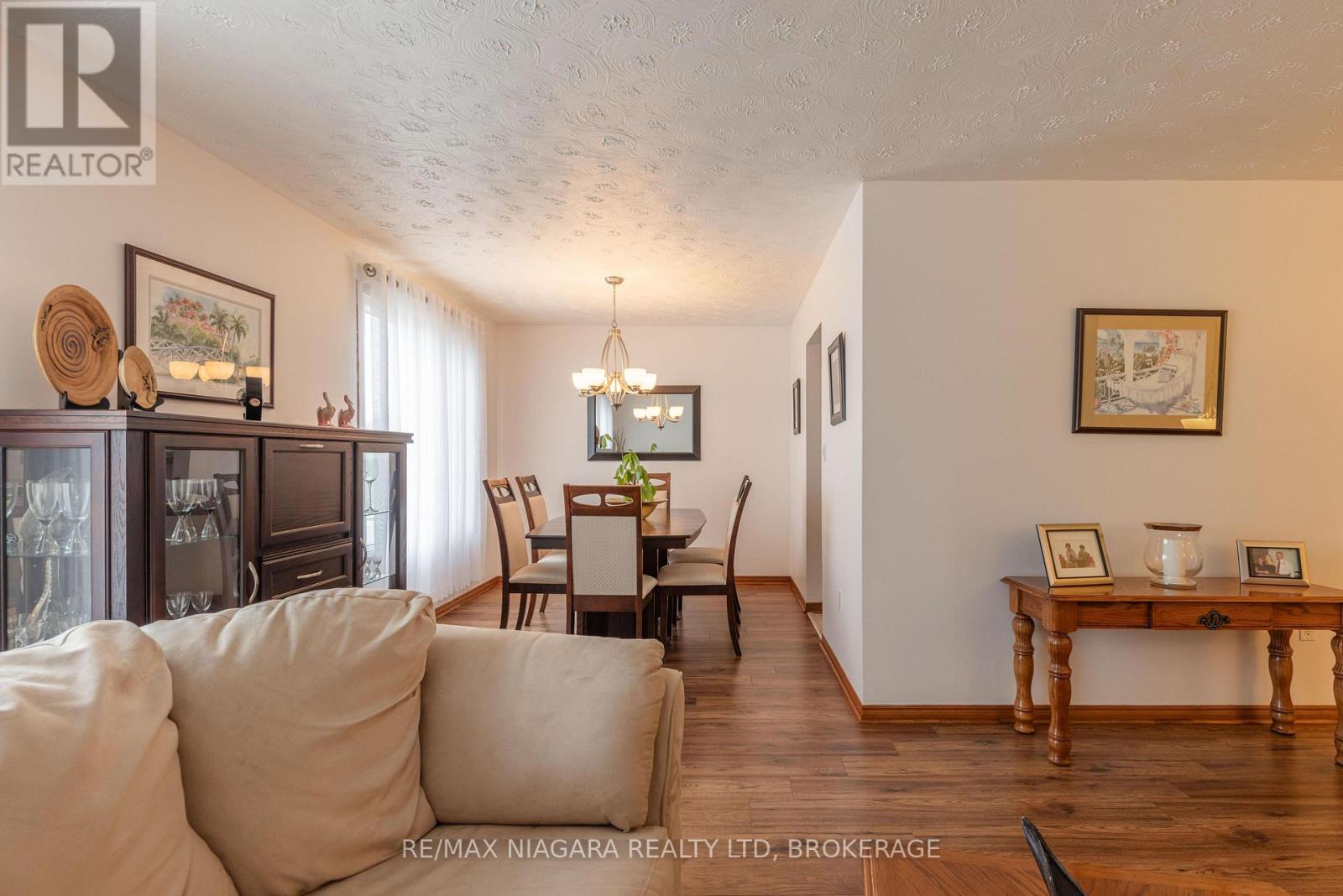7851 Chorozy Street, Niagara Falls, Ontario  L2H 2N6 - Photo 9 - X13741950