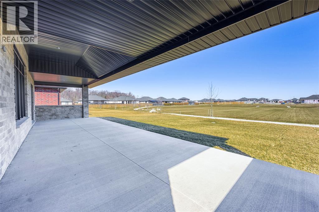 3566 PAUL CRESCENT Plympton-Wyoming Ontario Canada N0N1E0 3