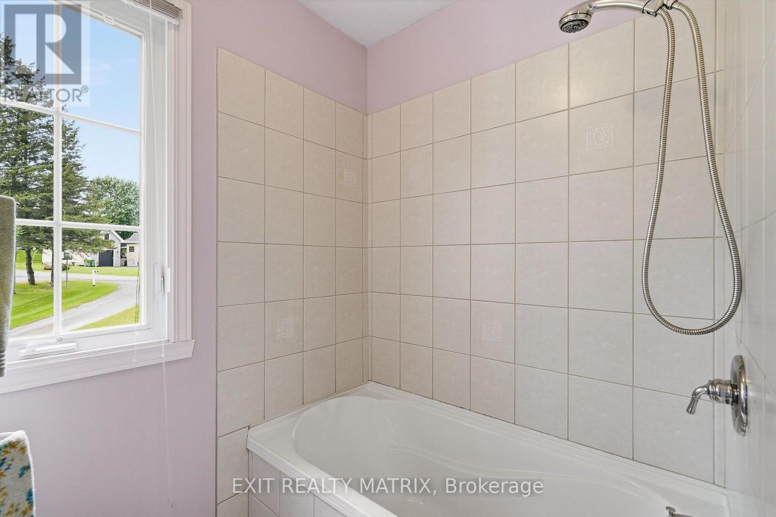 33 Frost Avenue, Hawkesbury, Ontario  K6A 2T4 - Photo 18 - X13742058