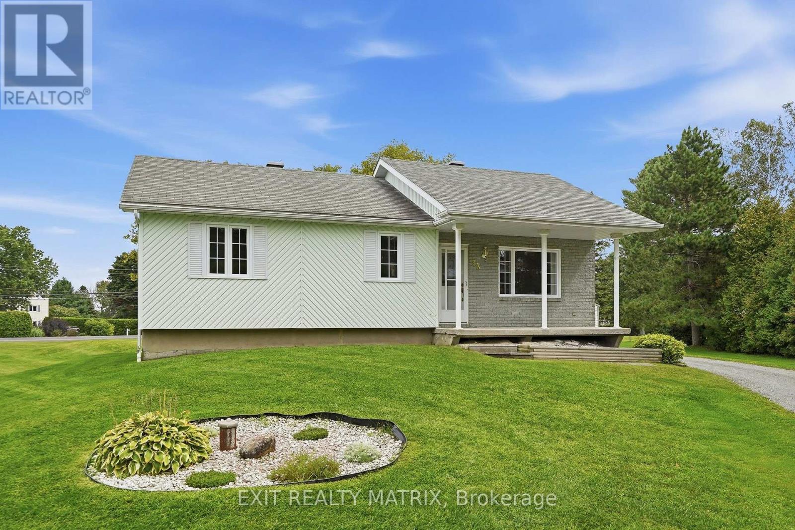 33 Frost Avenue, Hawkesbury, Ontario  K6A 2T4 - Photo 3 - X13742058