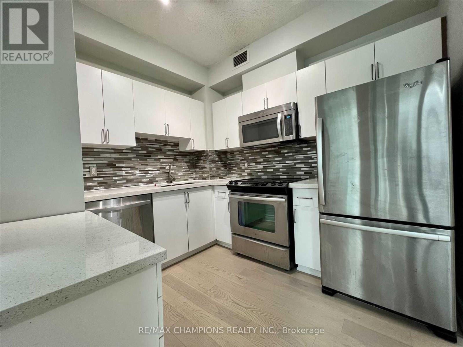 402 - 12 Yonge Street E, Toronto, Ontario  M5E 1Z9 - Photo 11 - C13742050