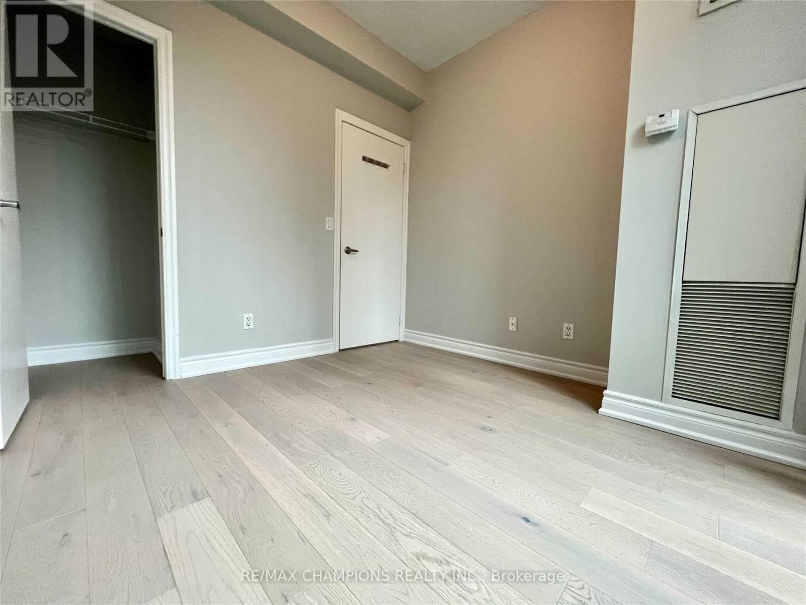 402 - 12 Yonge Street E, Toronto, Ontario  M5E 1Z9 - Photo 16 - C13742050