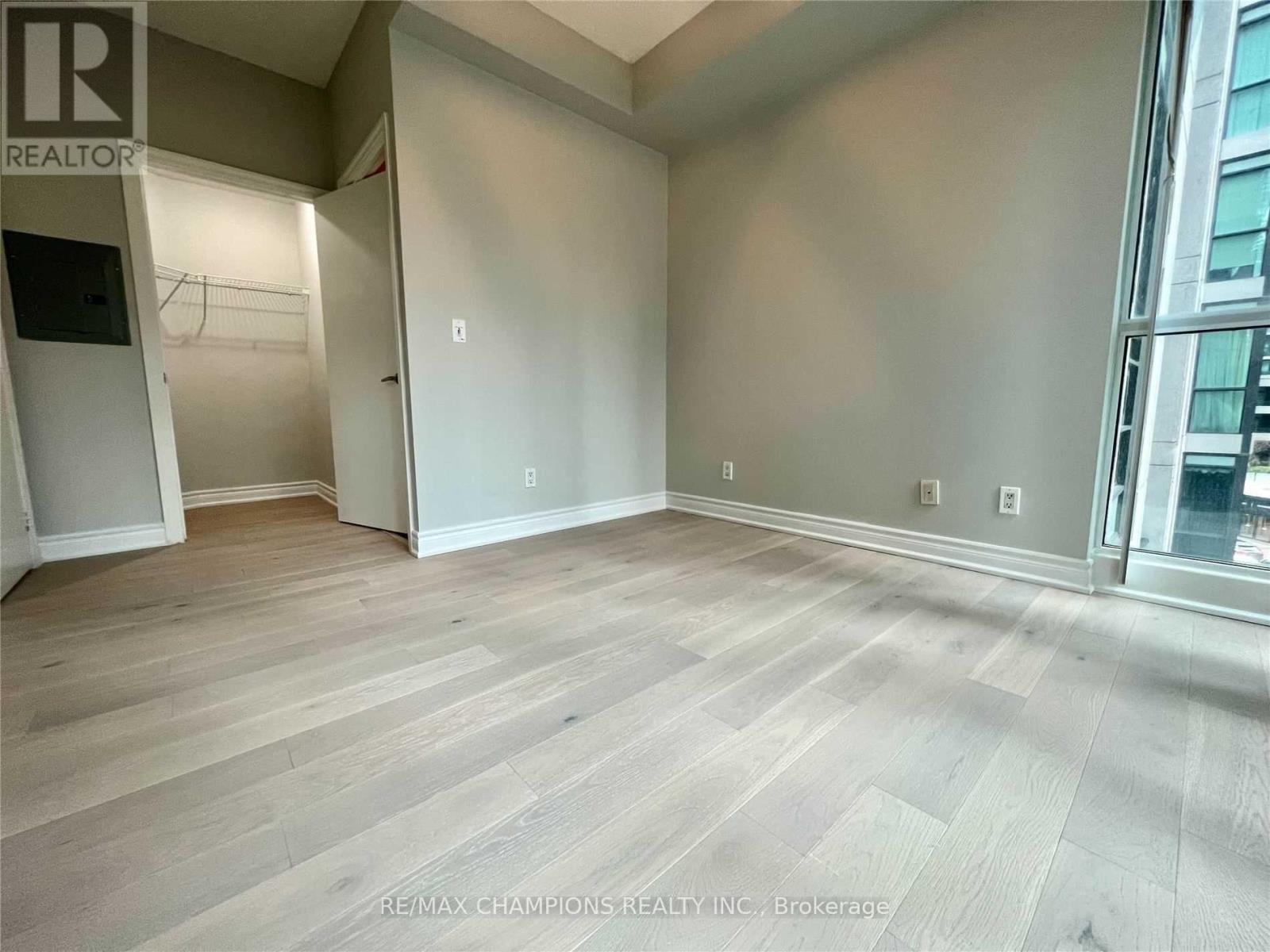 402 - 12 Yonge Street E, Toronto, Ontario  M5E 1Z9 - Photo 6 - C13742050