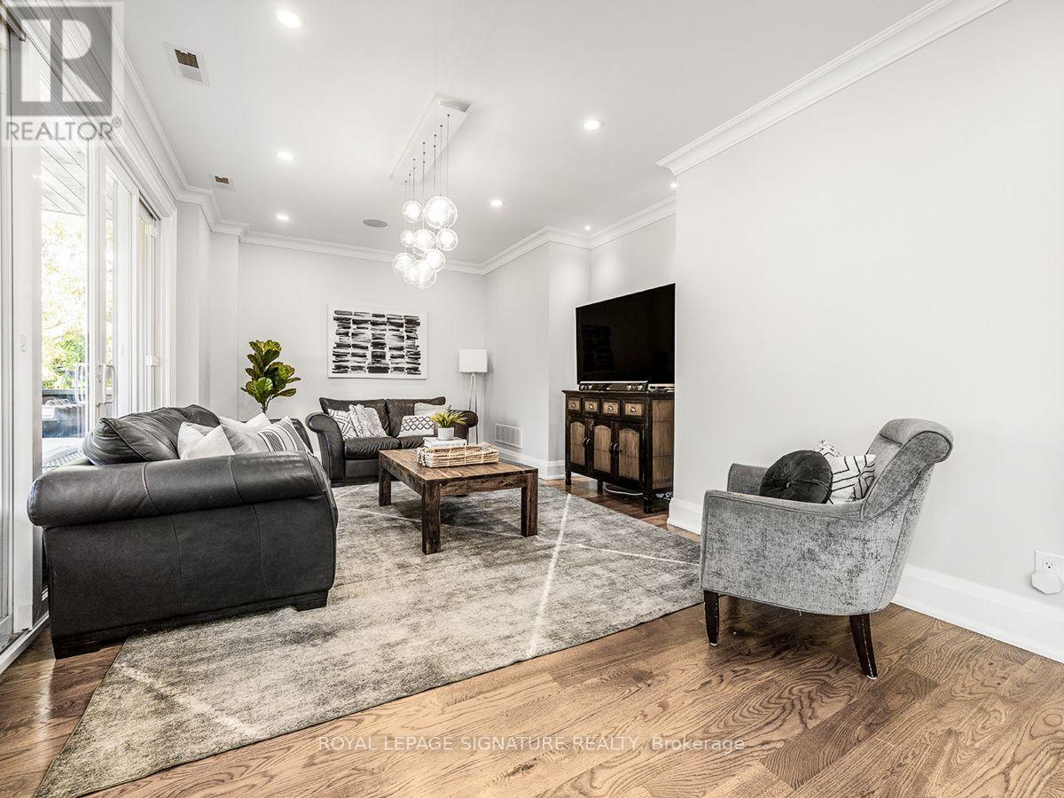 30 Broadleaf Road, Toronto, Ontario  M3B 1C2 - Photo 7 - C13742090