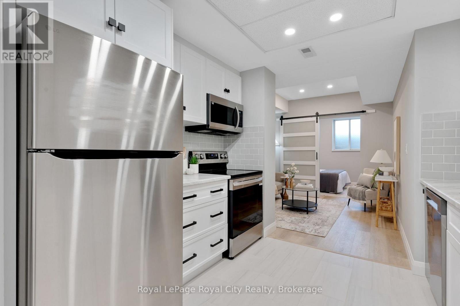 B2 - 105 Bagot Street, Guelph, Ontario N1H 8H4 - Photo 11 - X13742012