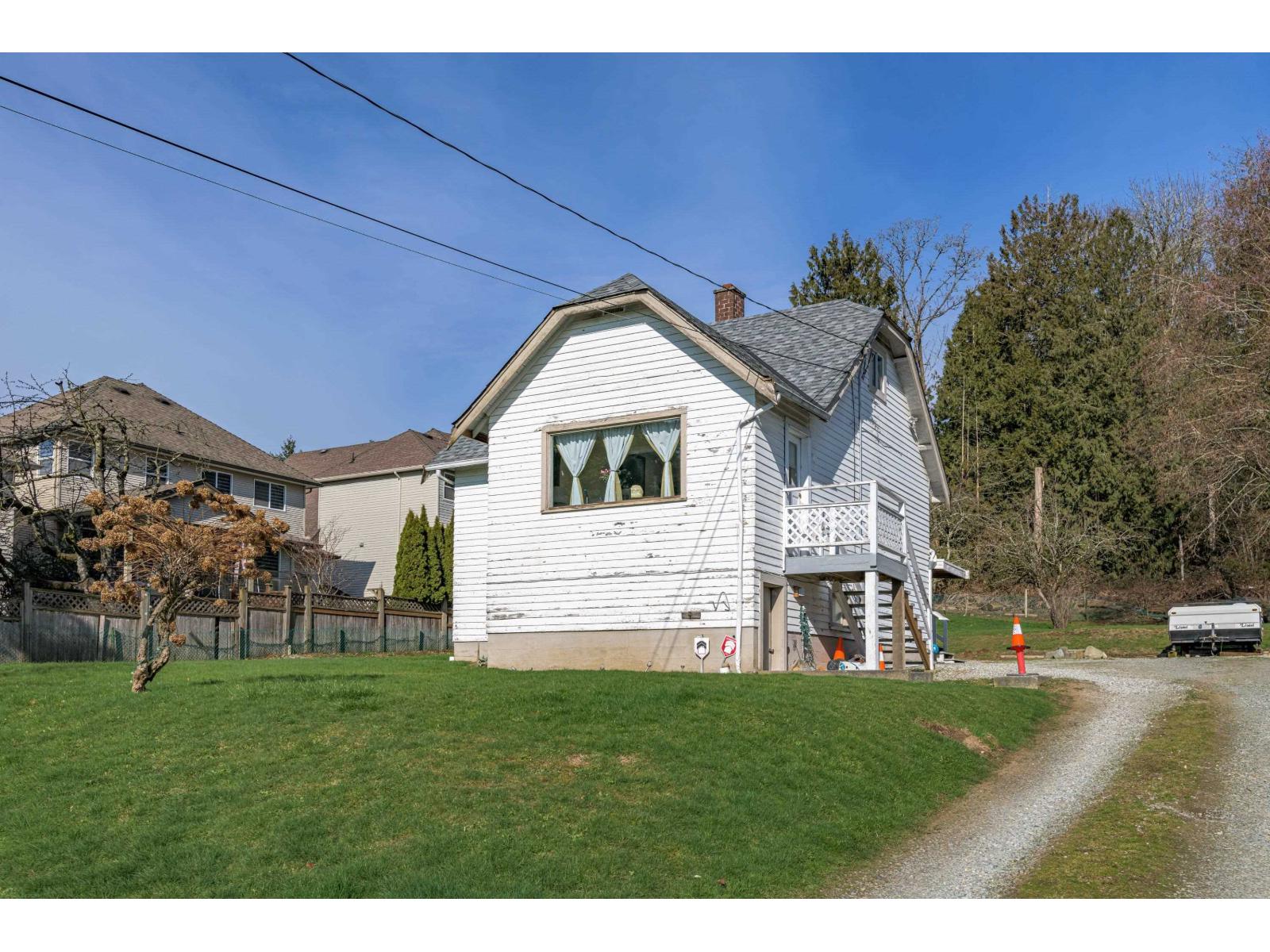 19957 68 Avenue, Langley, British Columbia  V2Y 2W5 - Photo 2 - R3161310