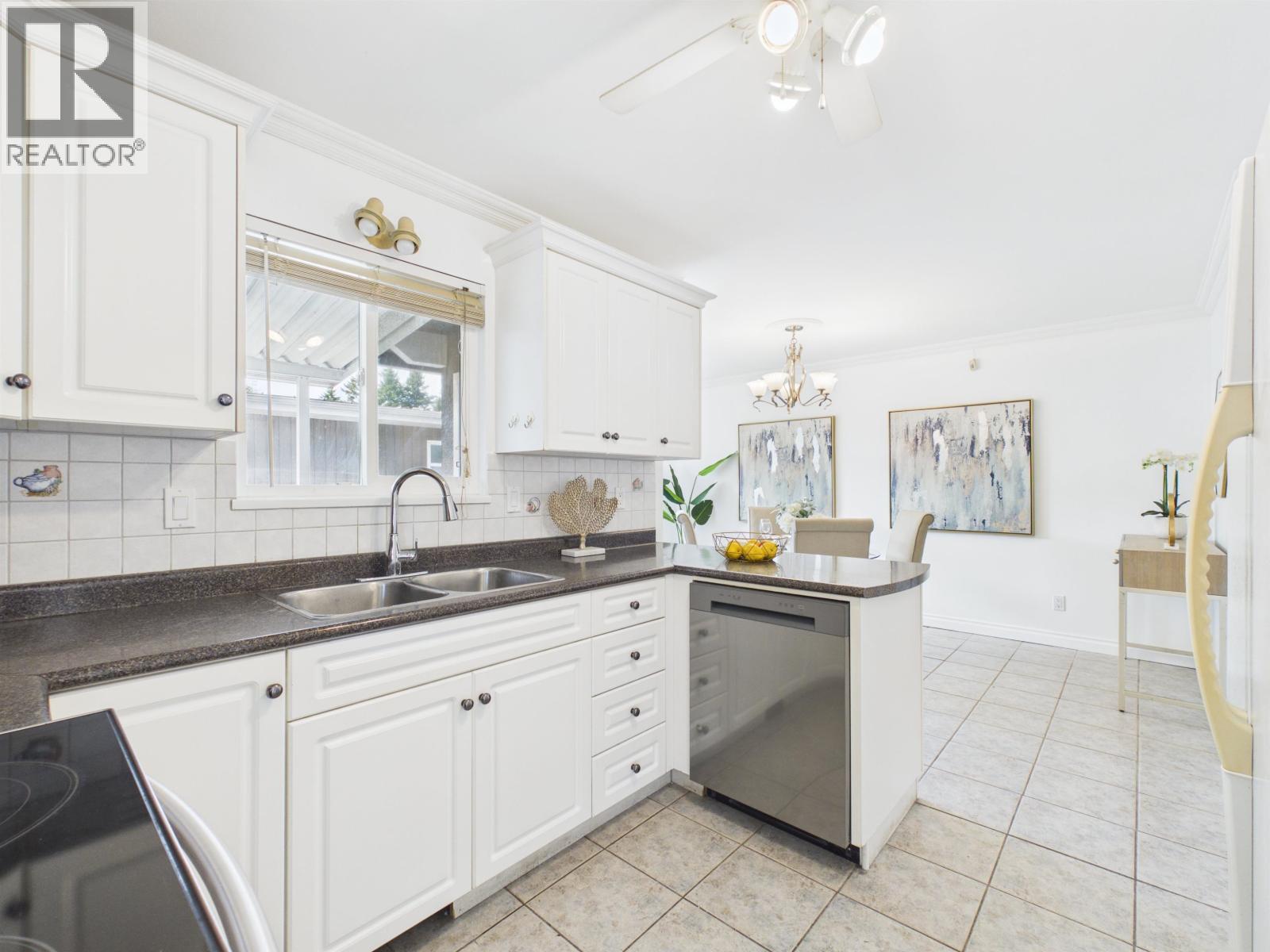 951 Everett Crescent, Burnaby, British Columbia  V5A 2N6 - Photo 14 - R3142267