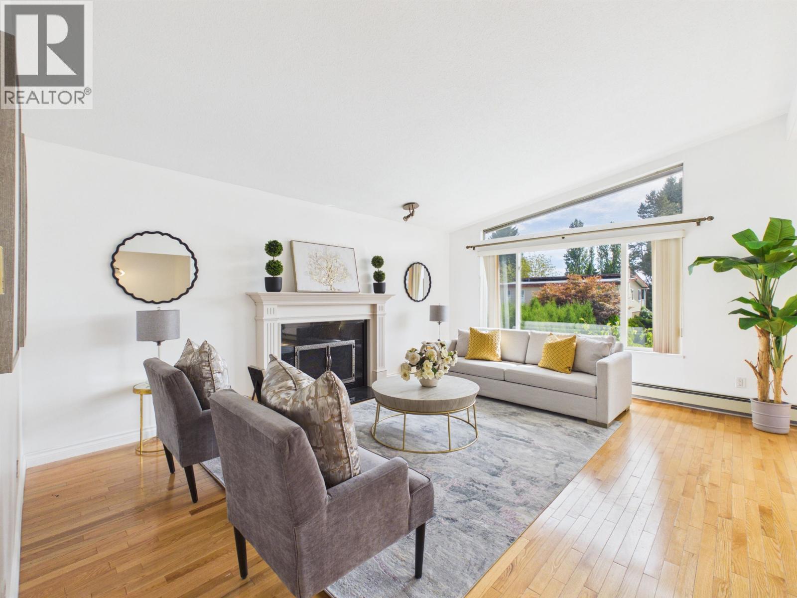 951 Everett Crescent, Burnaby, British Columbia  V5A 2N6 - Photo 3 - R3142267
