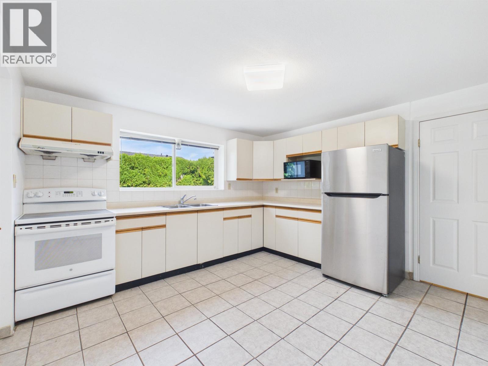 951 Everett Crescent, Burnaby, British Columbia  V5A 2N6 - Photo 27 - R3142267