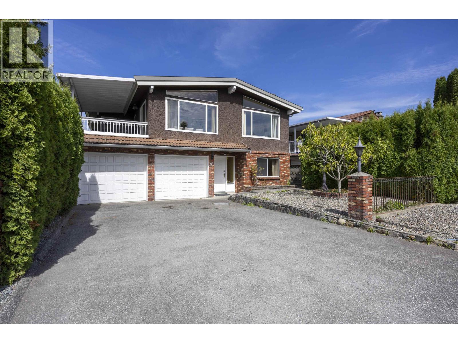 951 Everett Crescent, Burnaby, British Columbia  V5A 2N6 - Photo 32 - R3142267