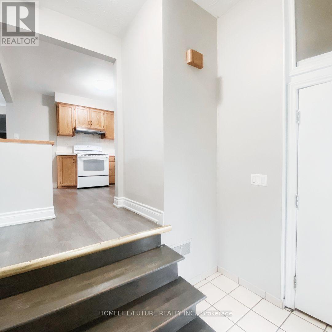 5 Watson Street, Toronto, Ontario  M1C 1E2 - Photo 3 - E13741994
