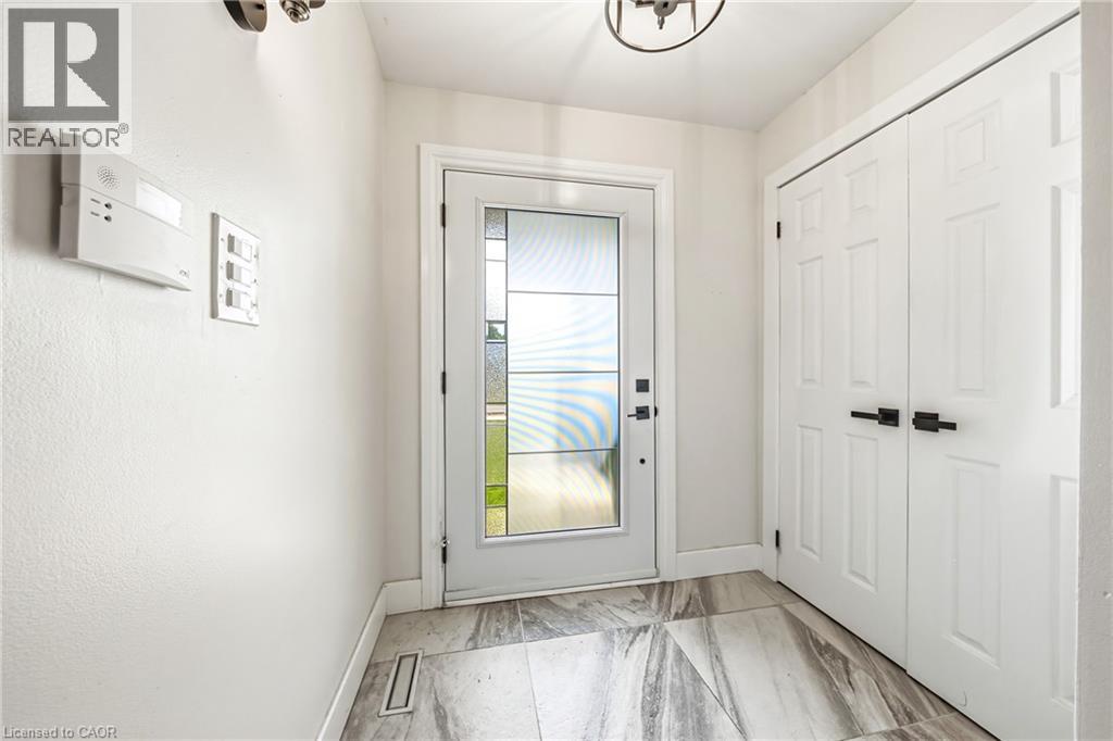 2116 Prospect Street Unit# C, Burlington, Ontario  L7R 1Y9 - Photo 3 - 40843929