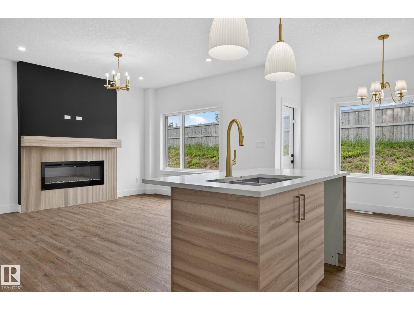 65 SILVERSTONE DR
