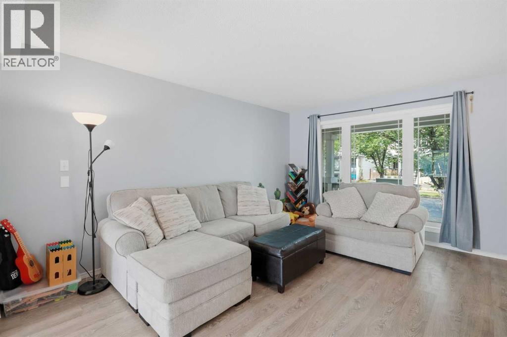 99 Prestwick Circle SE, Calgary, Alberta  T2Z 3L8 - Photo 6 - A2342403