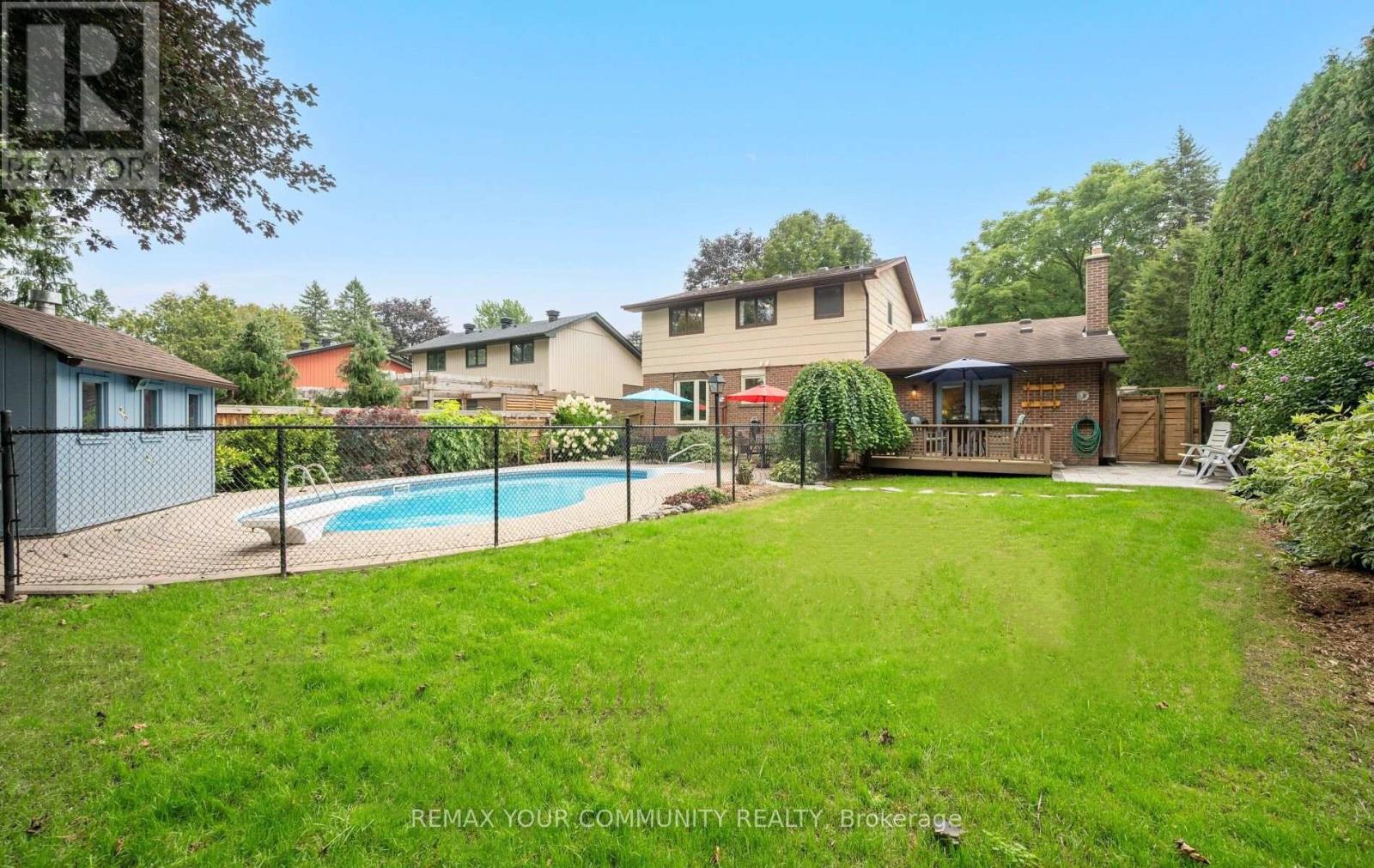 10 Glenview Drive, Aurora, Ontario  L4G 2G8 - Photo 3 - N13741898