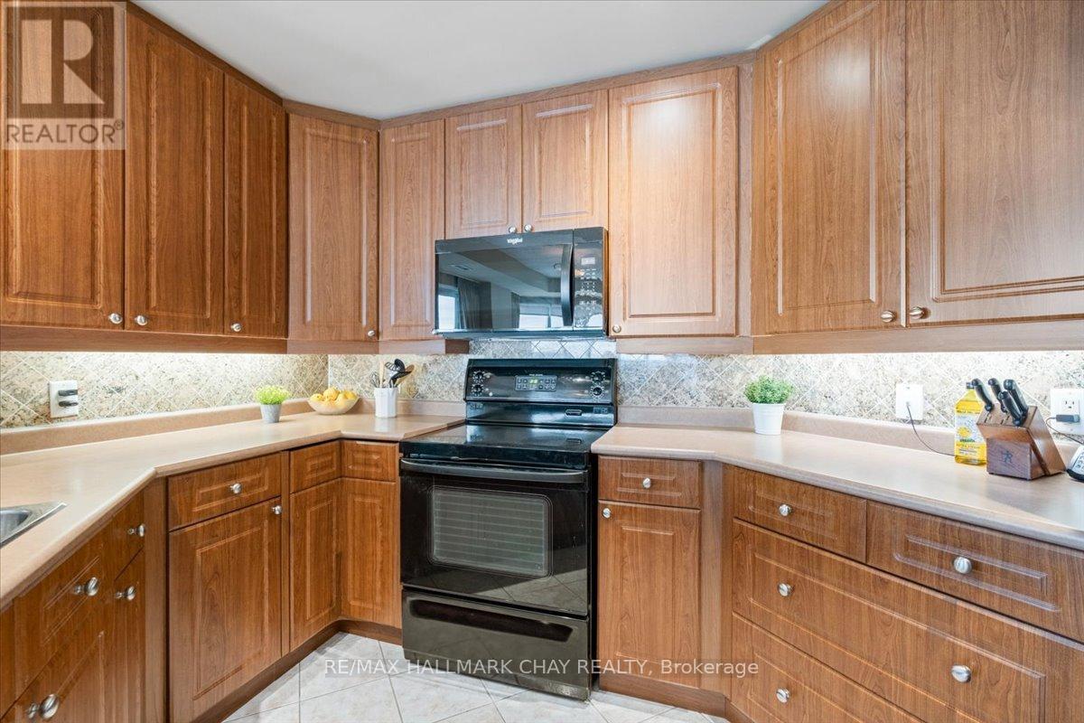 1411 - 2 Toronto Street, Barrie (City Centre), Ontario  L4N 9R2 - Photo 17 - S13741932
