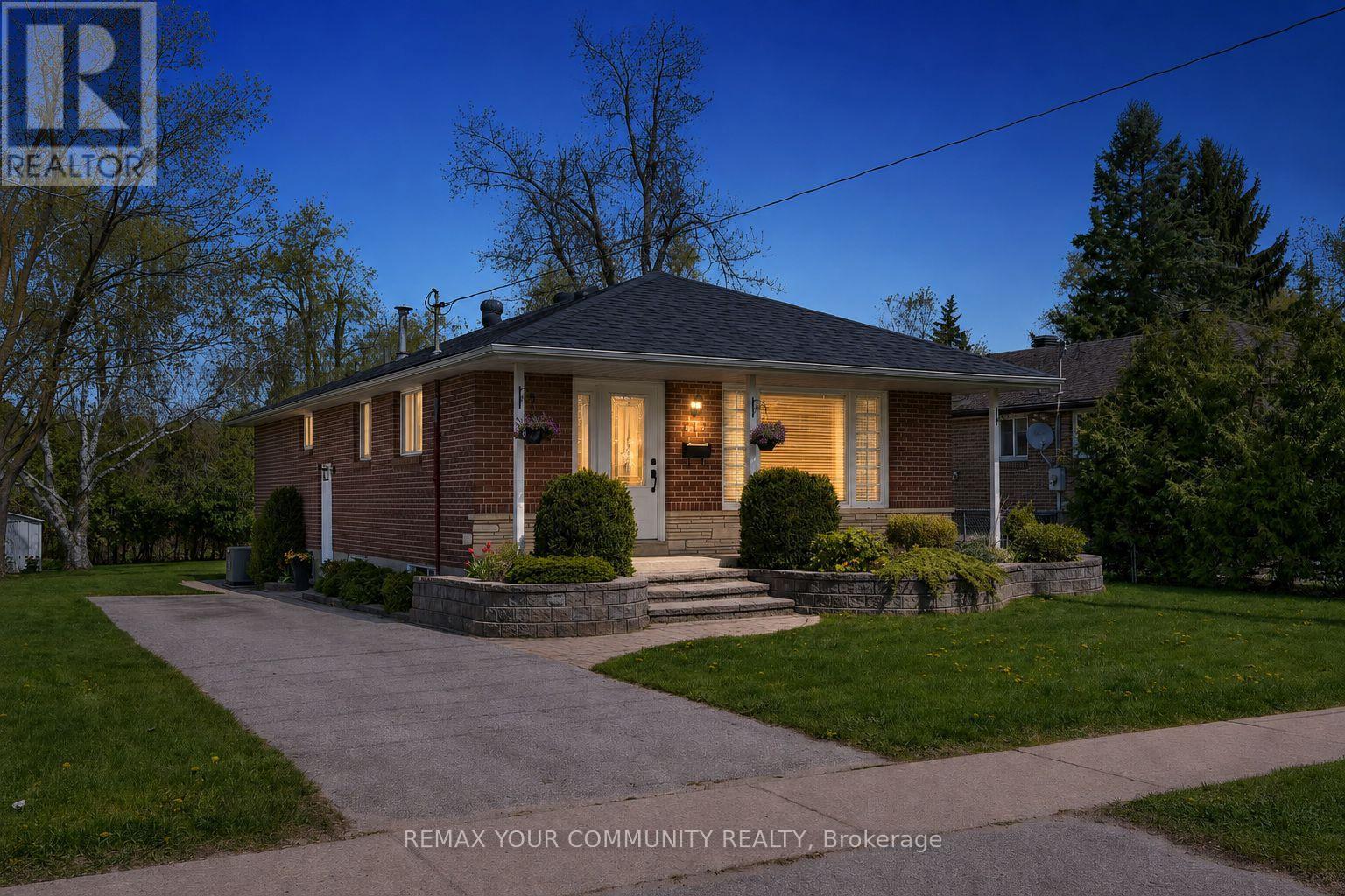 (Main Floor) - 212 Grove Street E, Barrie (Wellington), Ontario  L4M 2P9 - Photo 1 - S13742076