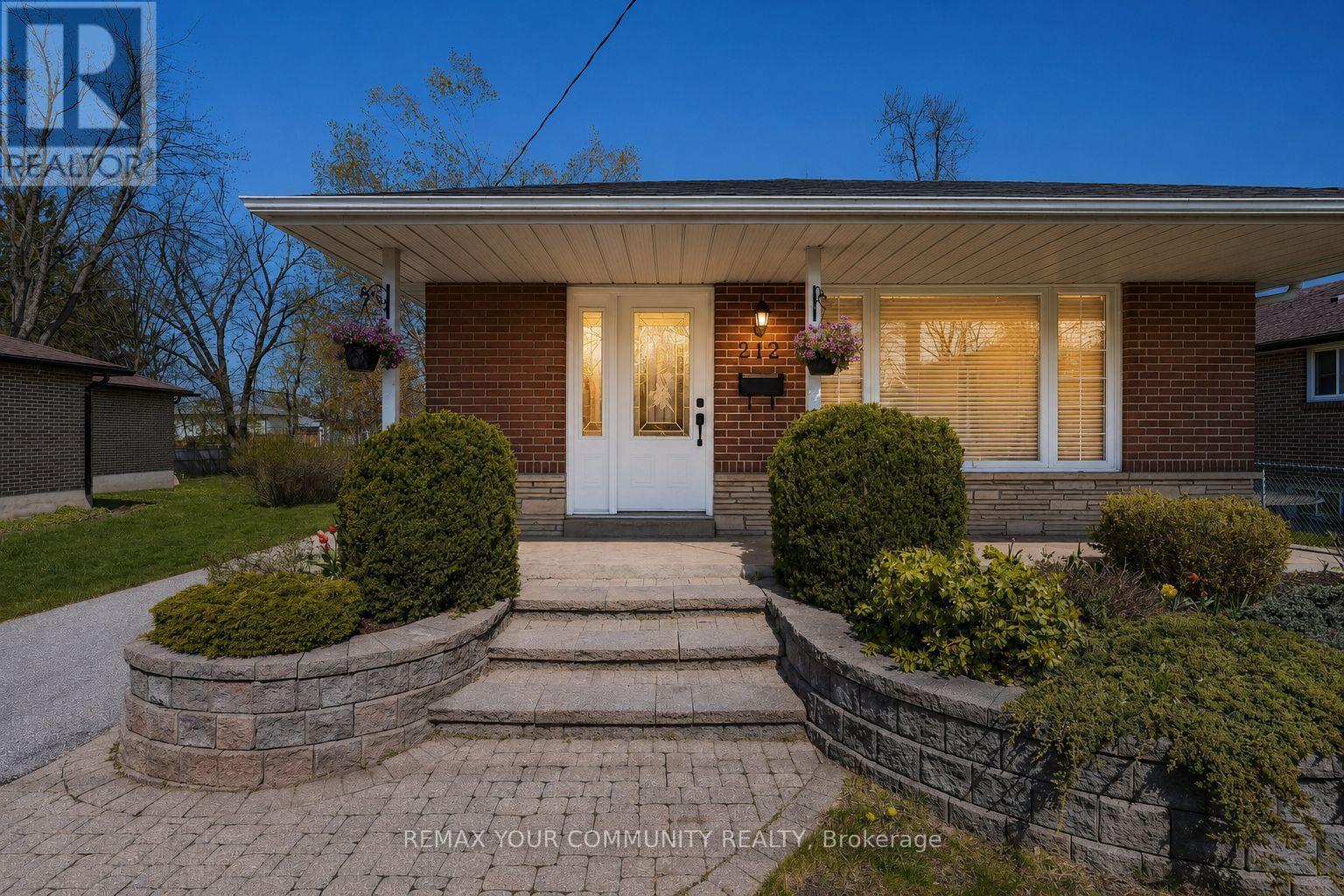 (Main Floor) - 212 Grove Street E, Barrie (Wellington), Ontario  L4M 2P9 - Photo 2 - S13742076