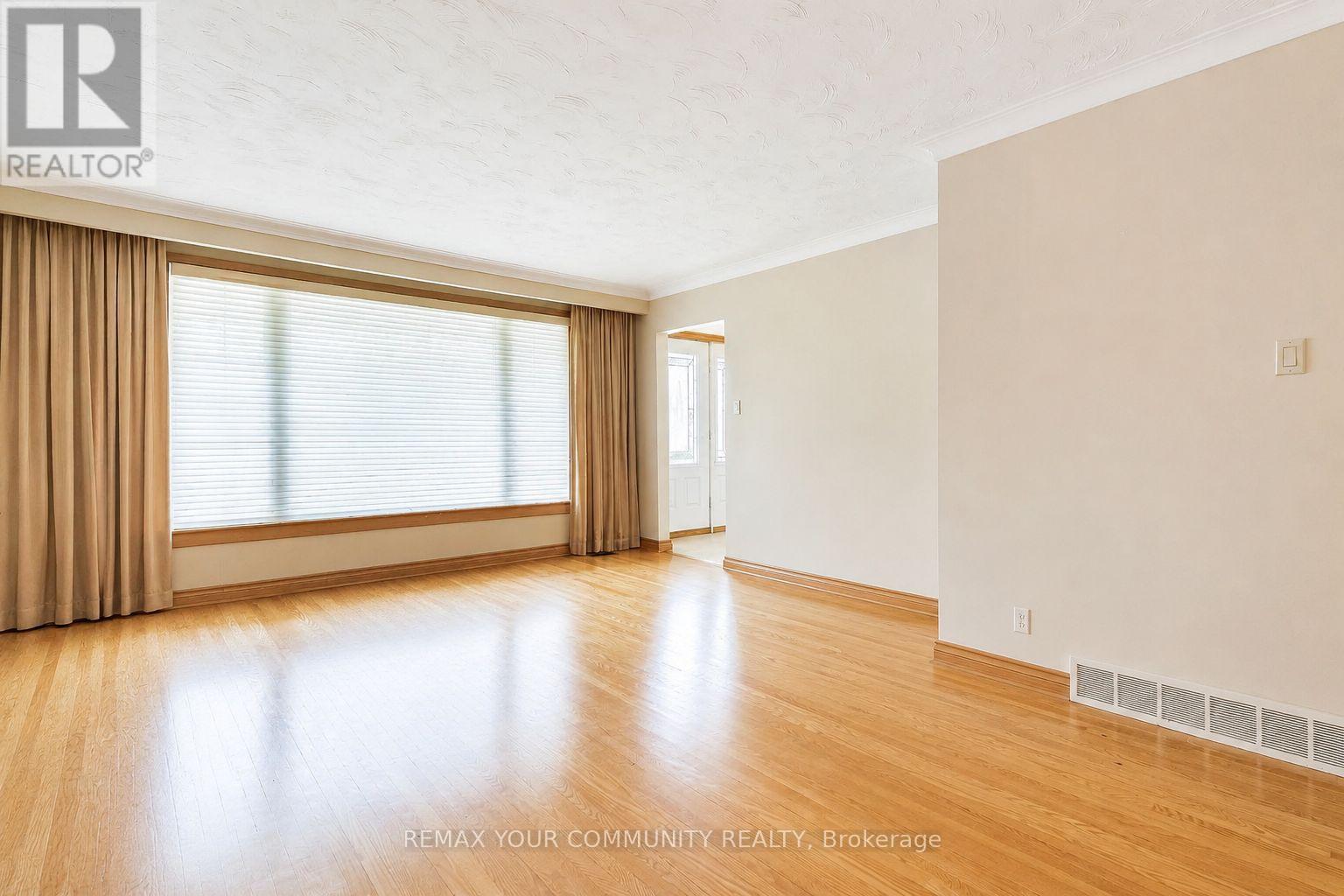 (Main Floor) - 212 Grove Street E, Barrie (Wellington), Ontario  L4M 2P9 - Photo 7 - S13742076
