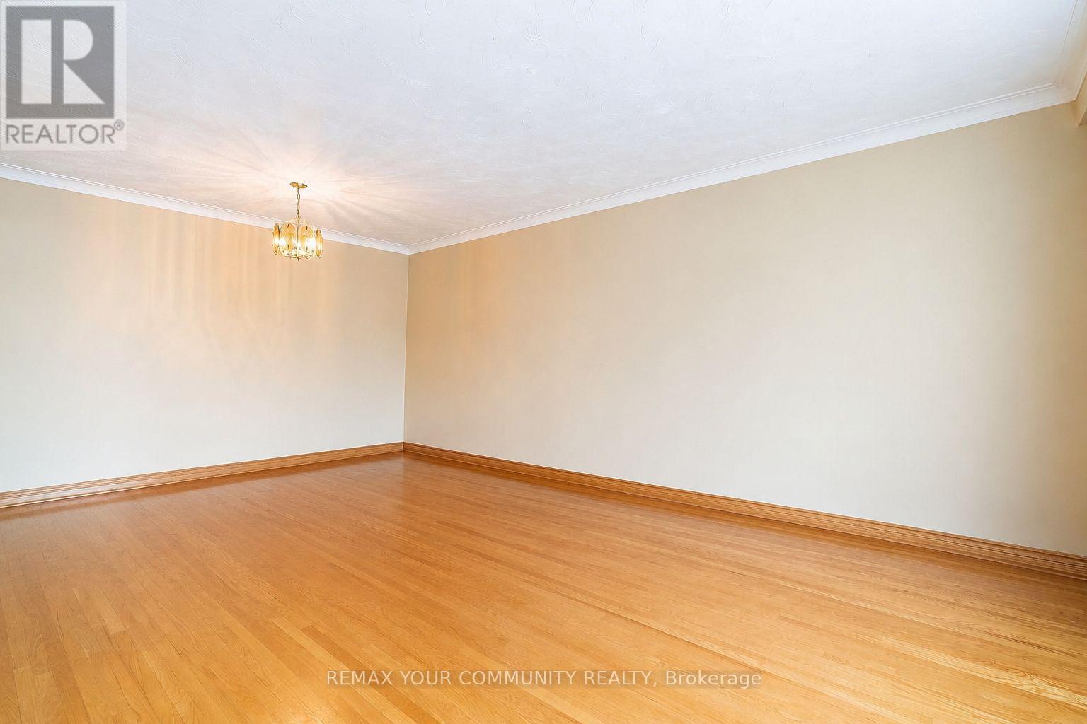 (Main Floor) - 212 Grove Street E, Barrie (Wellington), Ontario  L4M 2P9 - Photo 8 - S13742076