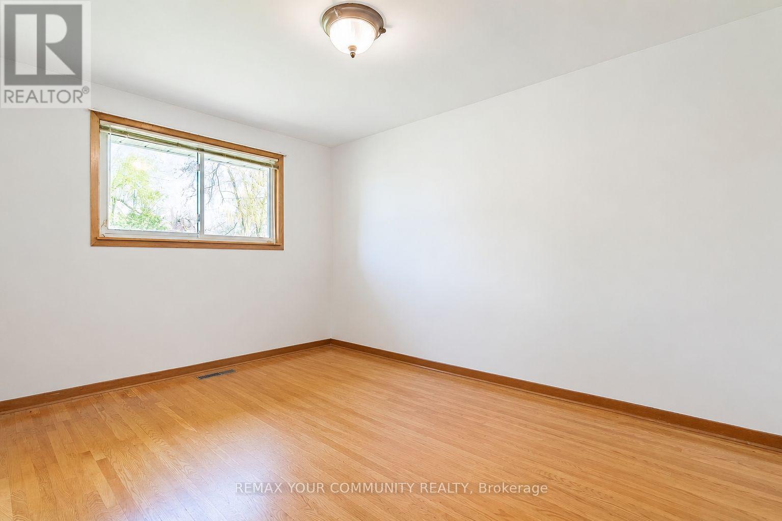 (Main Floor) - 212 Grove Street E, Barrie (Wellington), Ontario  L4M 2P9 - Photo 9 - S13742076