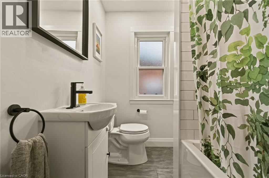 72 Garside Avenue N, Hamilton, Ontario  L8H 4W3 - Photo 39 - 40860352