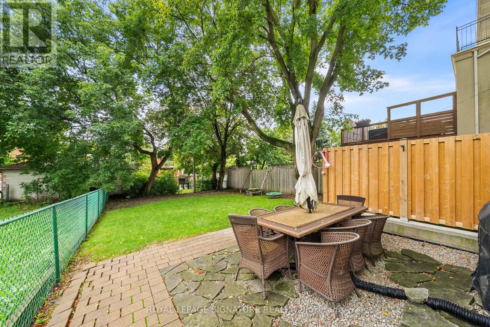 39 Regina Avenue, Toronto, Ontario  M6A 1R4 - Photo 36 - C13741526