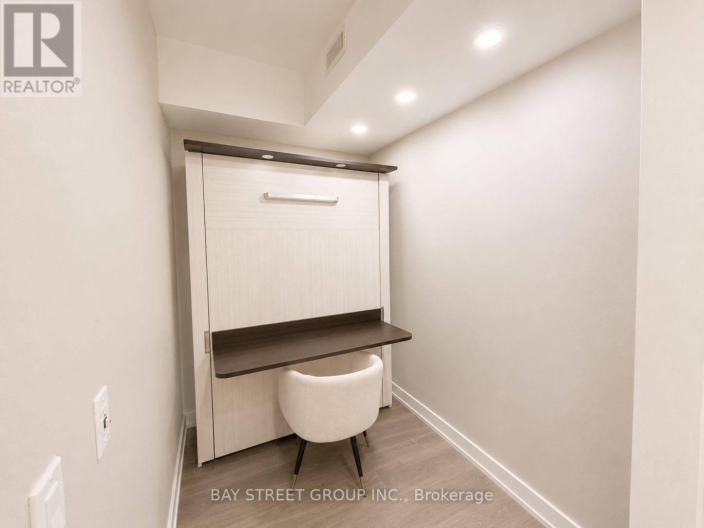 609 - 223 Webb Drive, Mississauga (City Centre), Ontario  L5B 0E1 - Photo 11 - W13741960