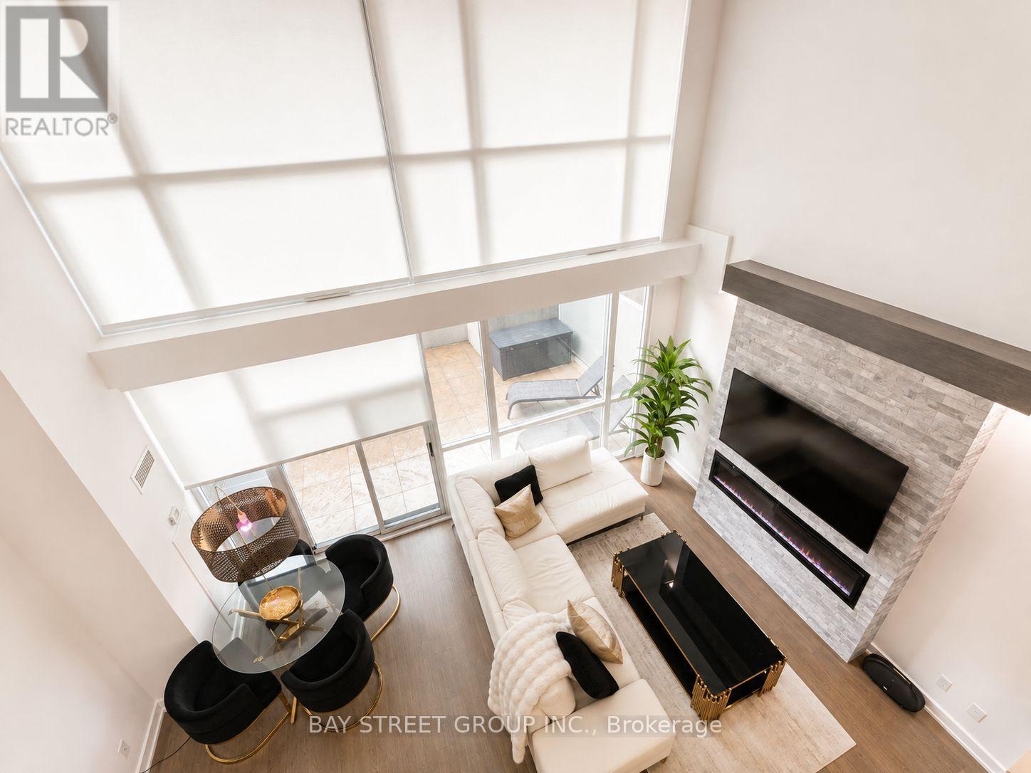 609 - 223 Webb Drive, Mississauga (City Centre), Ontario  L5B 0E1 - Photo 4 - W13741960