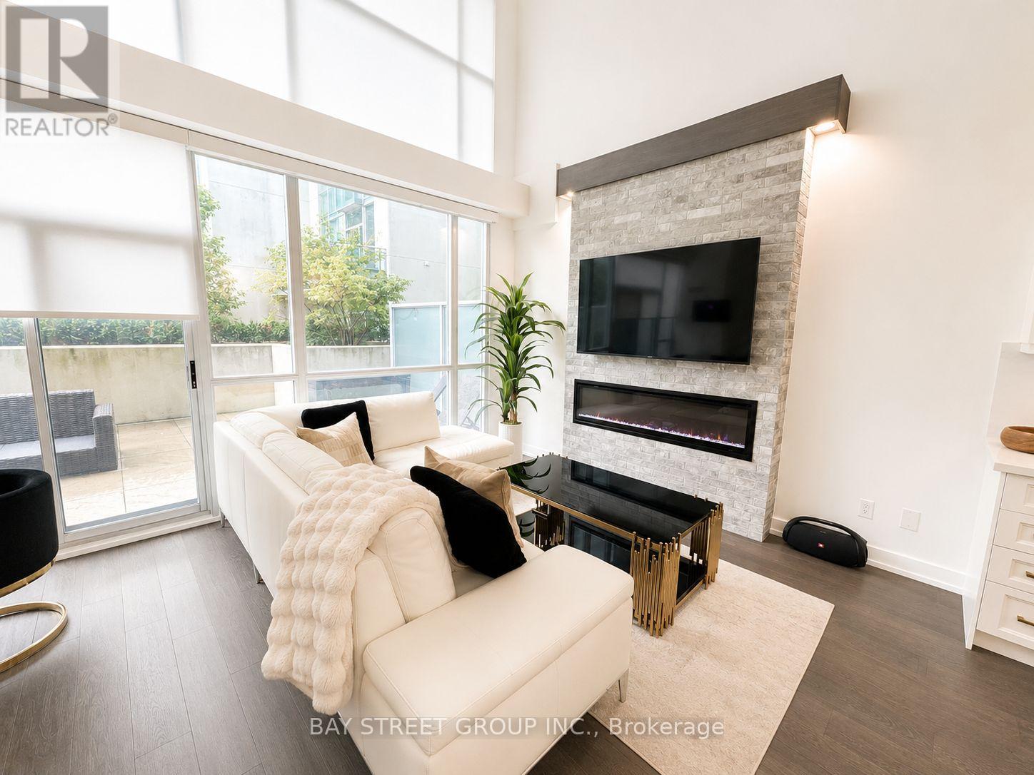 609 - 223 Webb Drive, Mississauga (City Centre), Ontario  L5B 0E1 - Photo 5 - W13741960