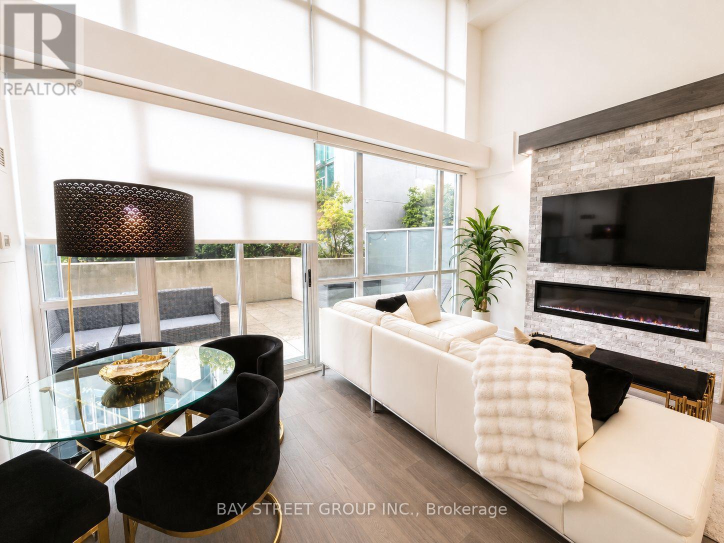 609 - 223 Webb Drive, Mississauga (City Centre), Ontario  L5B 0E1 - Photo 6 - W13741960