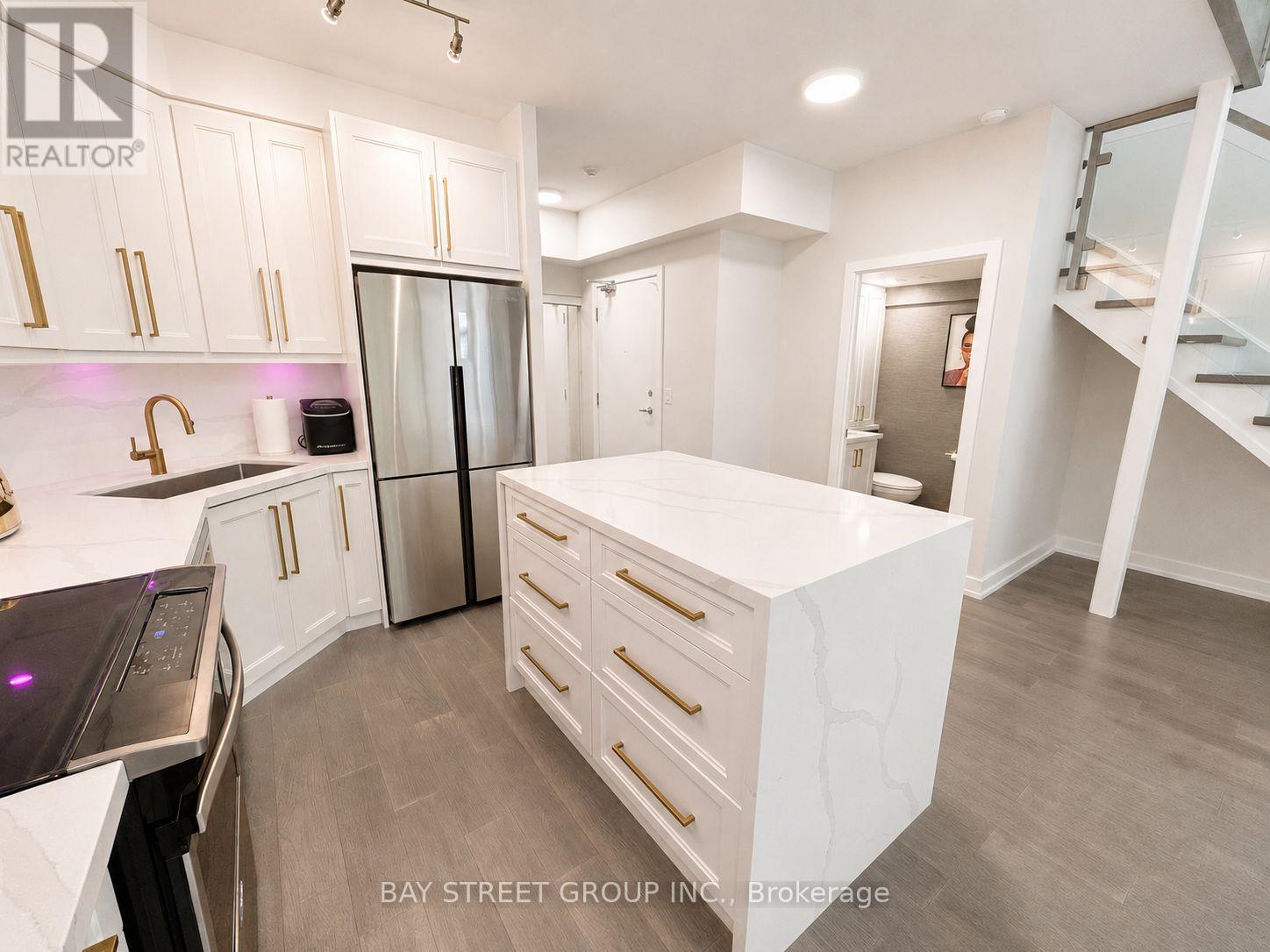 609 - 223 Webb Drive, Mississauga (City Centre), Ontario  L5B 0E1 - Photo 7 - W13741960