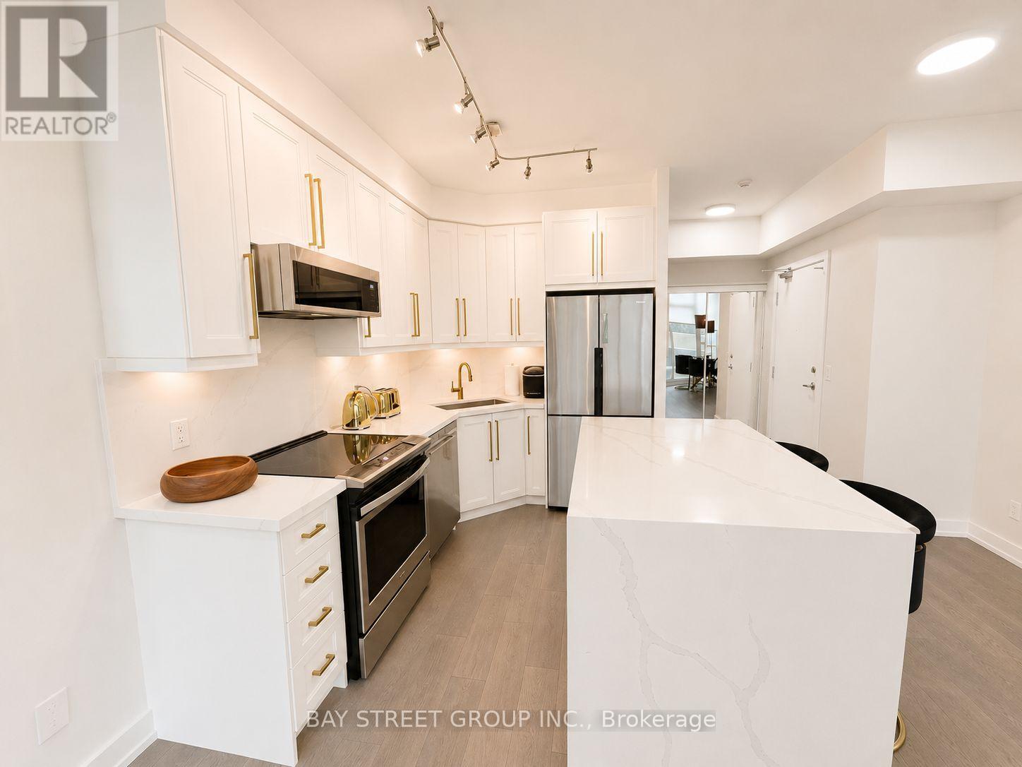 609 - 223 Webb Drive, Mississauga (City Centre), Ontario  L5B 0E1 - Photo 8 - W13741960