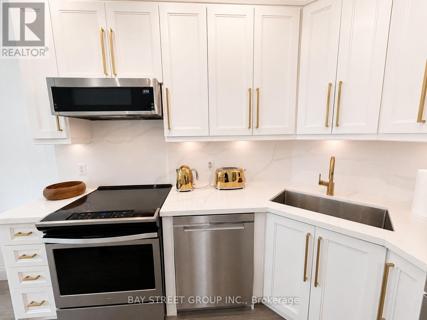 609 - 223 Webb Drive, Mississauga (City Centre), Ontario  L5B 0E1 - Photo 9 - W13741960