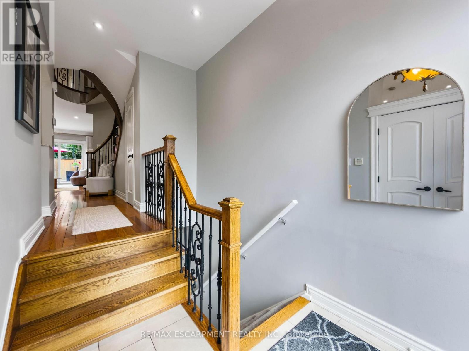 45 Tradewind Drive, Oakville, Ontario  L6L 6K9 - Photo 5 - W13741964