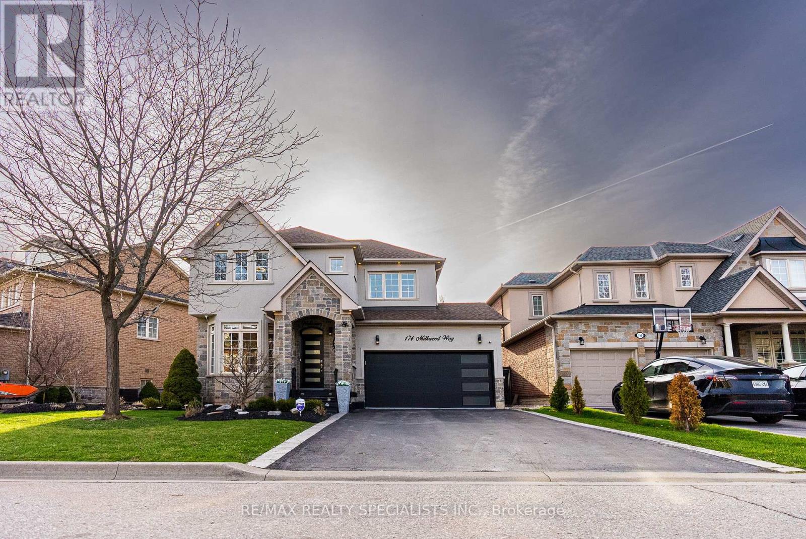 174 Milkweed Way, Oakville, Ontario  L6L 0A4 - Photo 1 - W13742002