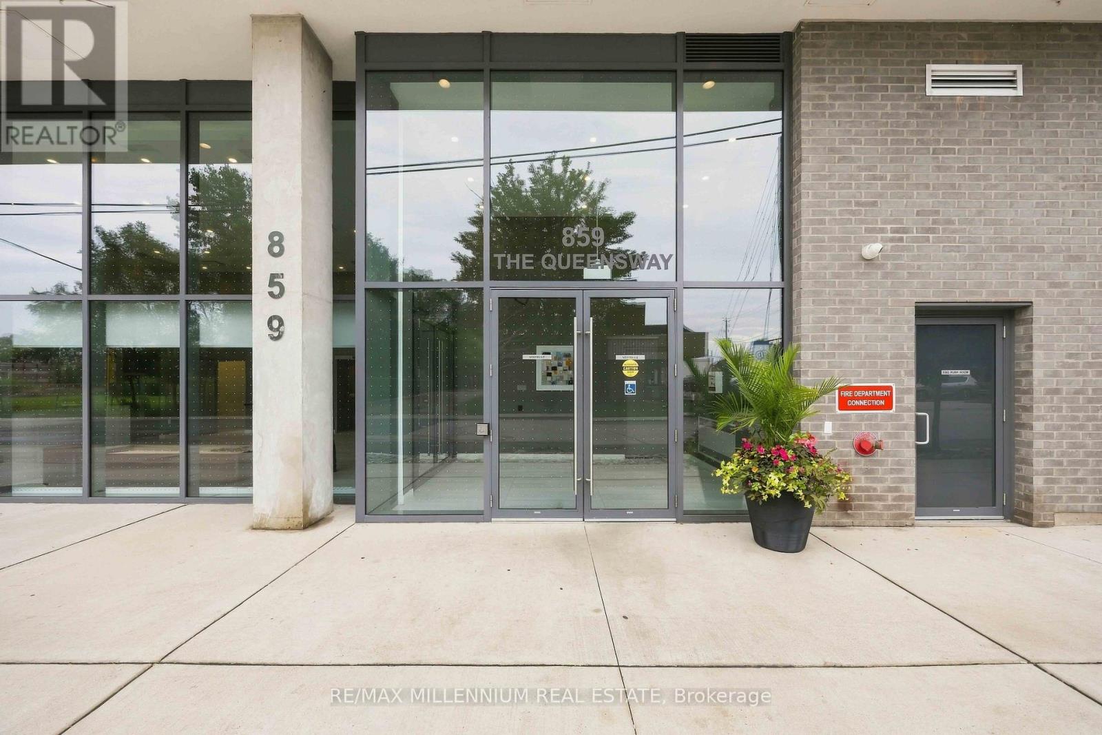 217 - 859 The Queensway, Toronto, Ontario  M8Z 1N8 - Photo 2 - W13742086
