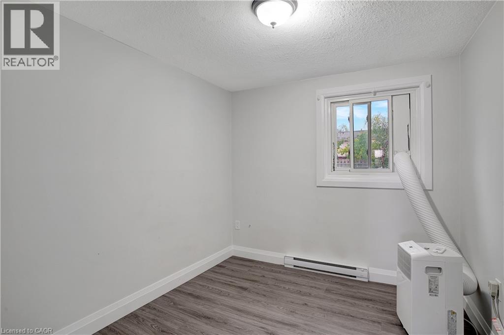 162 Jansen Avenue Unit# 25, Kitchener, Ontario  N2A 2L7 - Photo 13 - 40860392