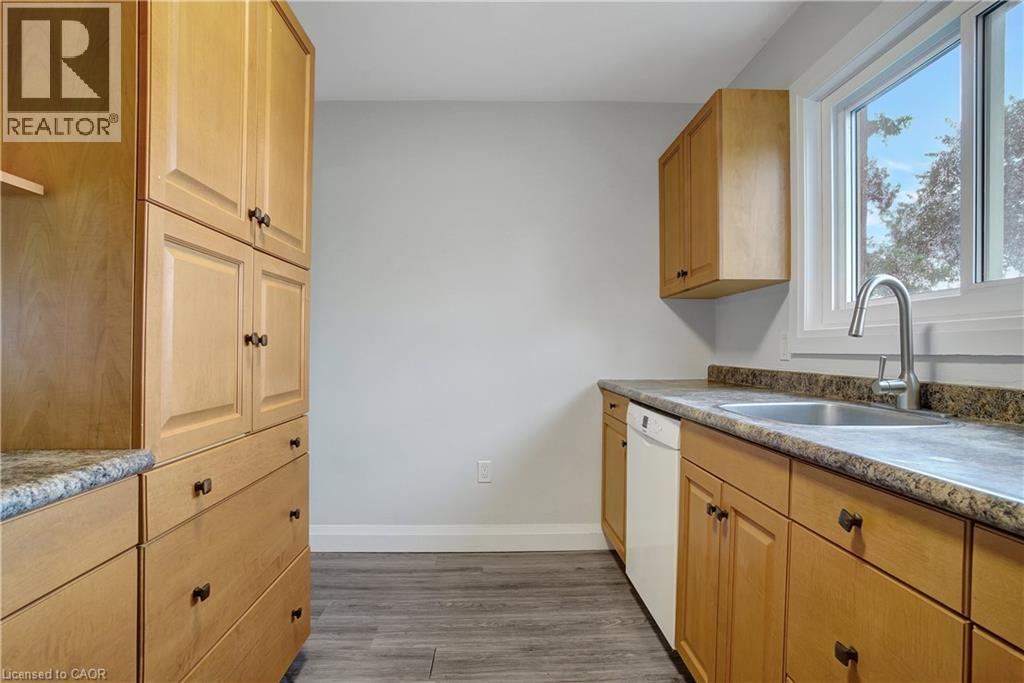 162 Jansen Avenue Unit# 25, Kitchener, Ontario  N2A 2L7 - Photo 8 - 40860392