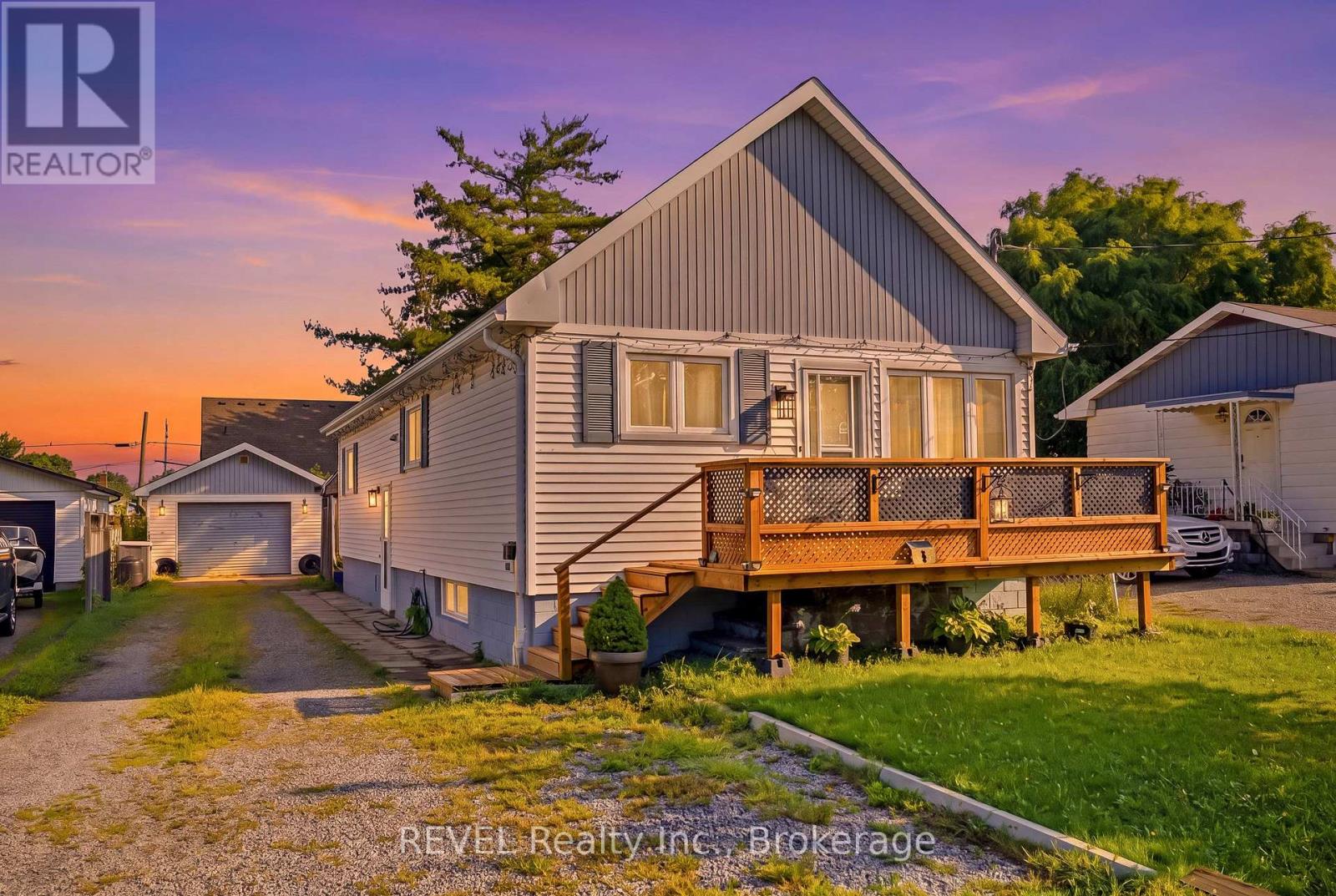 9 CAMBRIDGE AVENUE, St. Catharines, Ontario