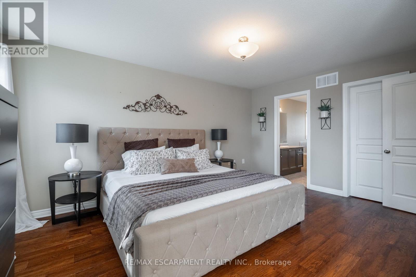 51 Showcase Drive, Hamilton, Ontario  L0R 1P0 - Photo 14 - X13741896