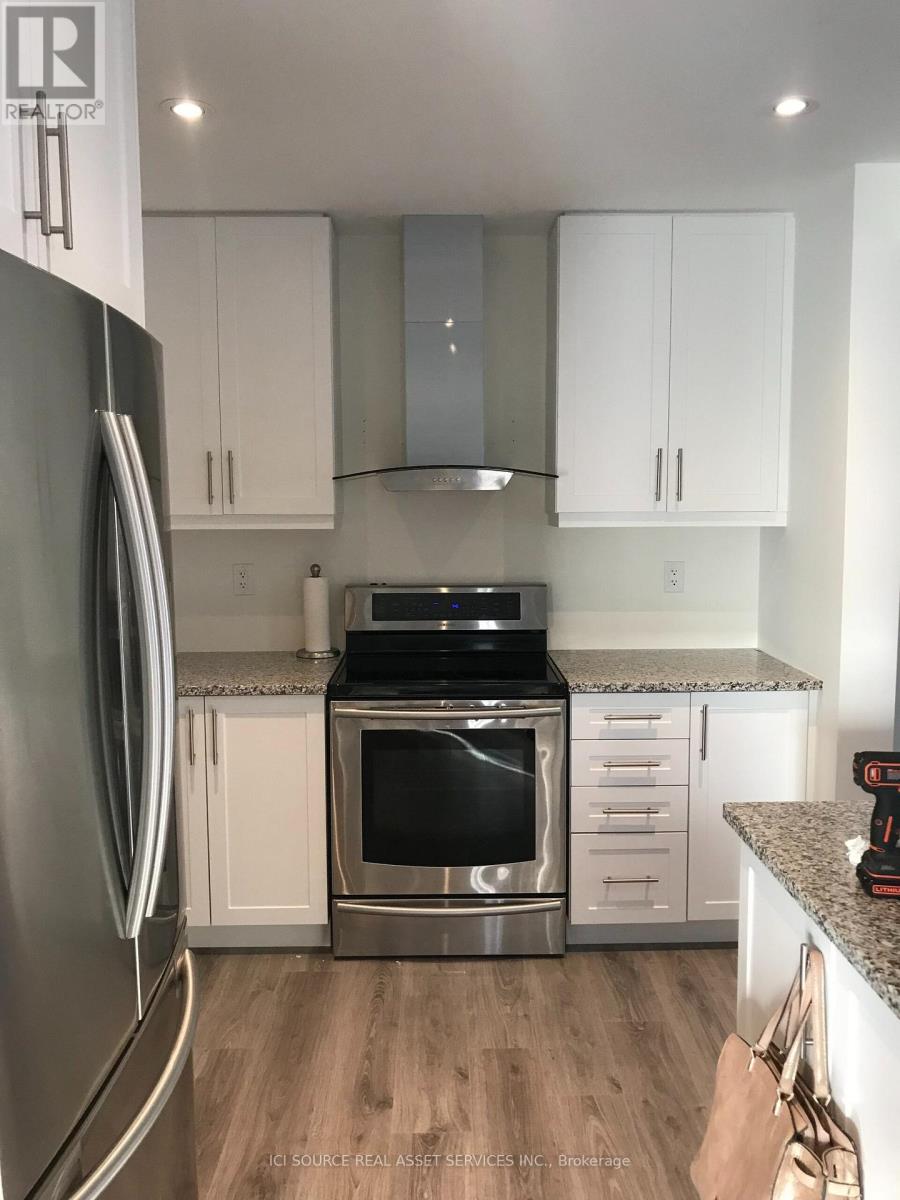 195 Seabrook Drive, Kitchener, Ontario  N2R 0E7 - Photo 4 - X13741910