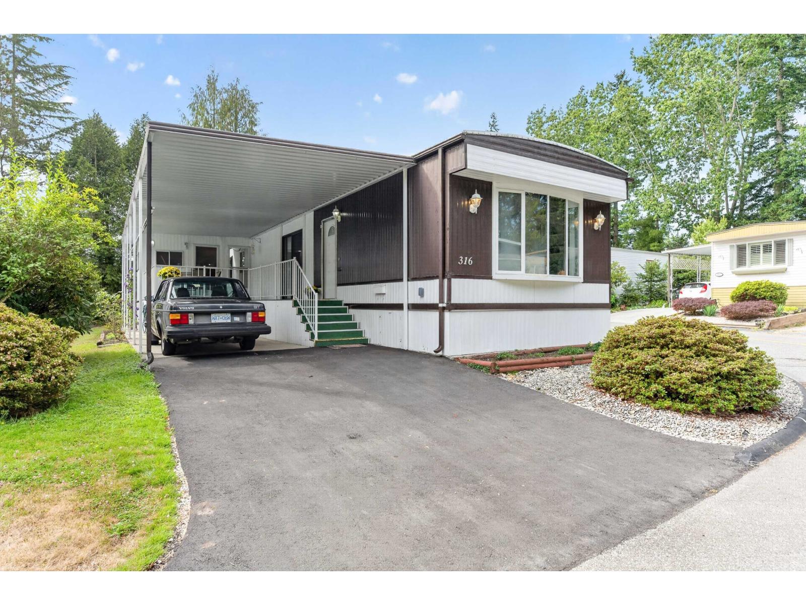 316 1840 160 Street, Surrey, British Columbia  V4A 4X4 - Photo 2 - R3158091