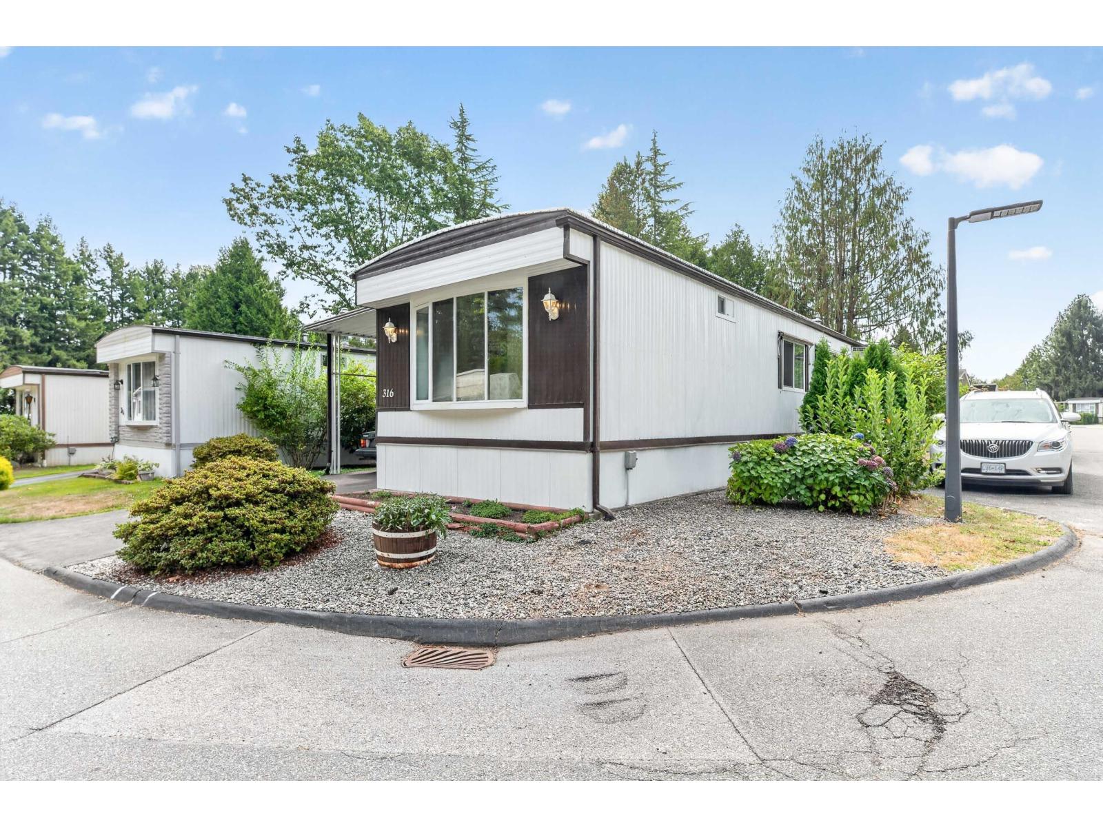 316 1840 160 Street, Surrey, British Columbia  V4A 4X4 - Photo 3 - R3158091