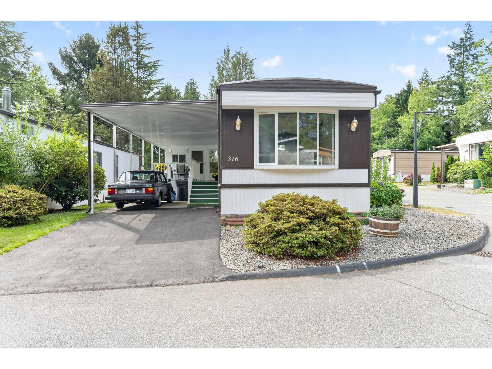 316 1840 160 Street, Surrey, British Columbia  V4A 4X4 - Photo 1 - R3158091