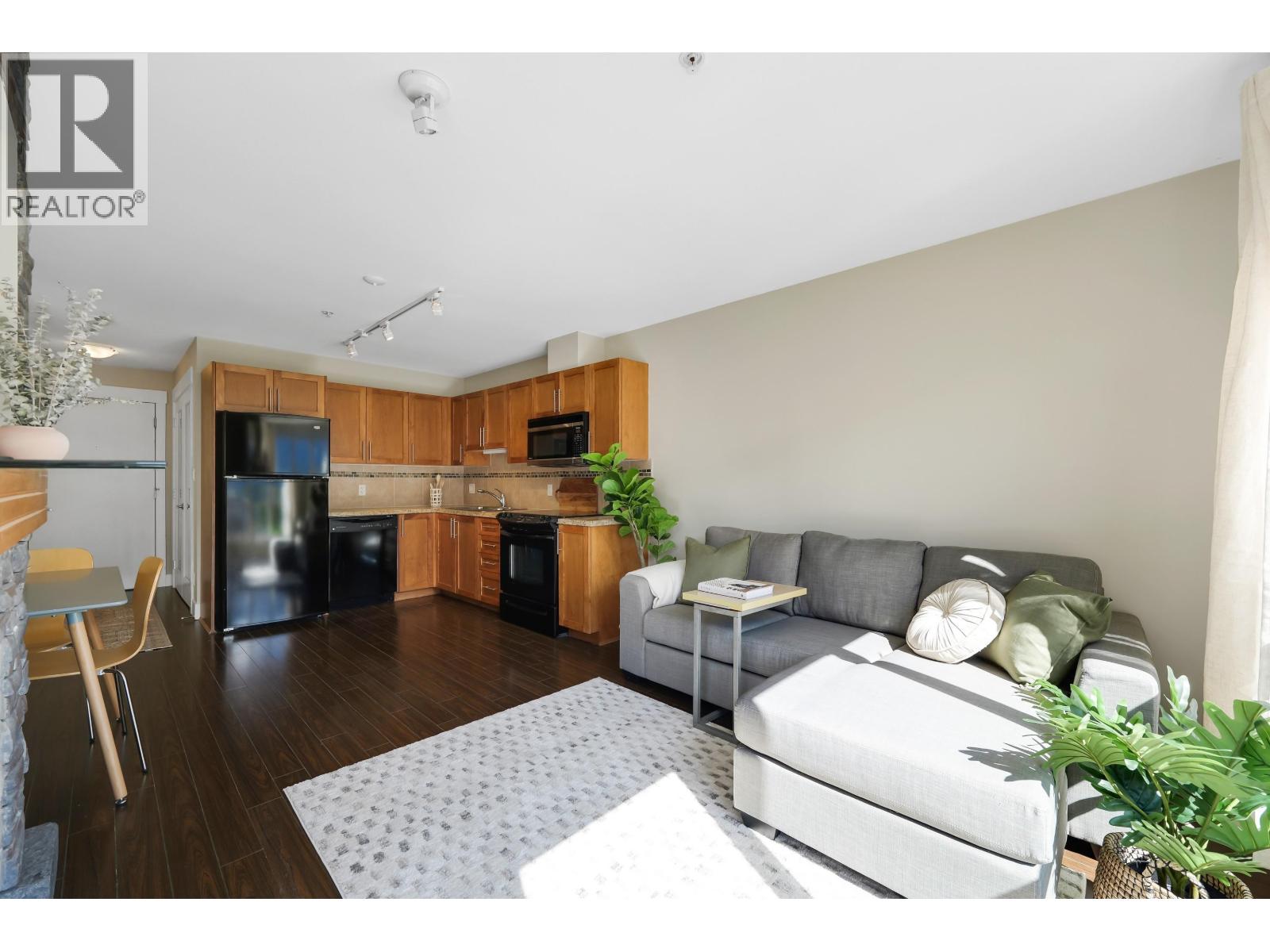 504 1211 Village Green Way, Squamish, British Columbia  V8B 0R7 - Photo 5 - R3160891